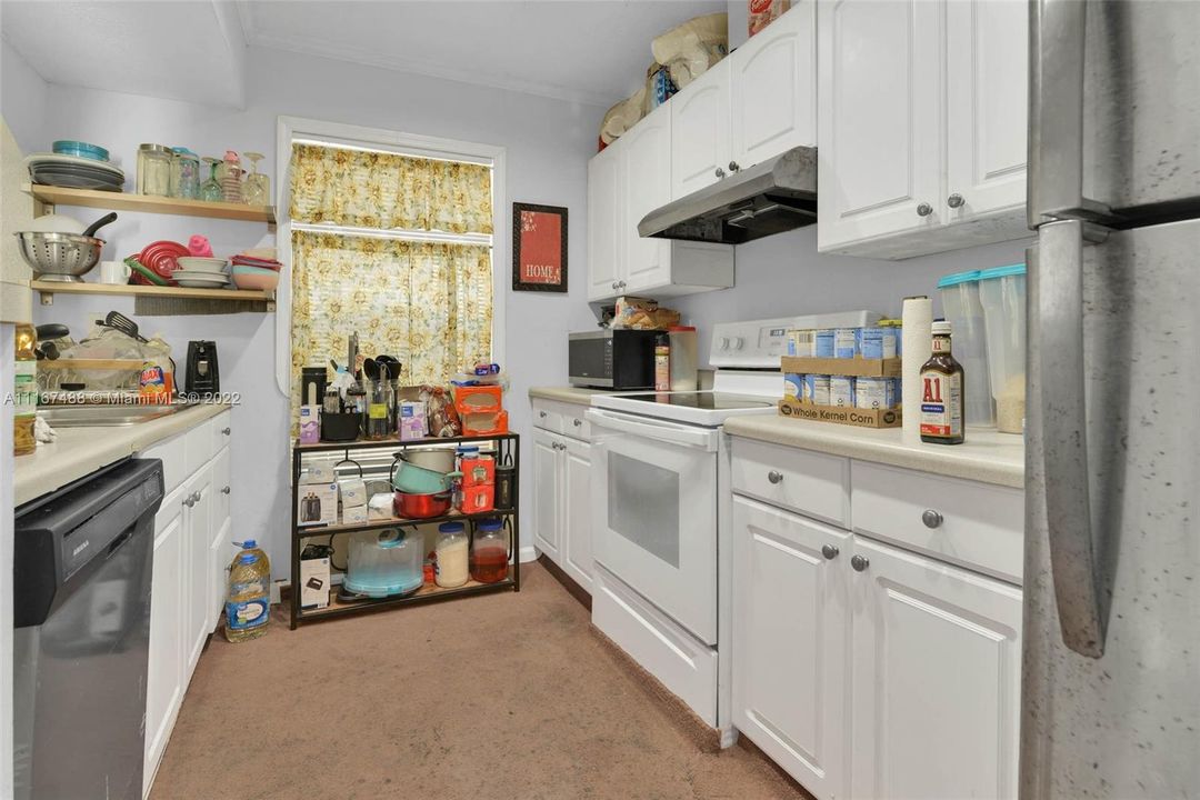 Недавно продано: $299,900 (3 спален, 2 ванн, 1640 Квадратных фут)