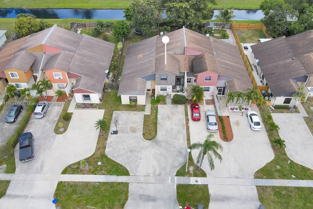 Недавно продано: $299,900 (3 спален, 2 ванн, 1640 Квадратных фут)