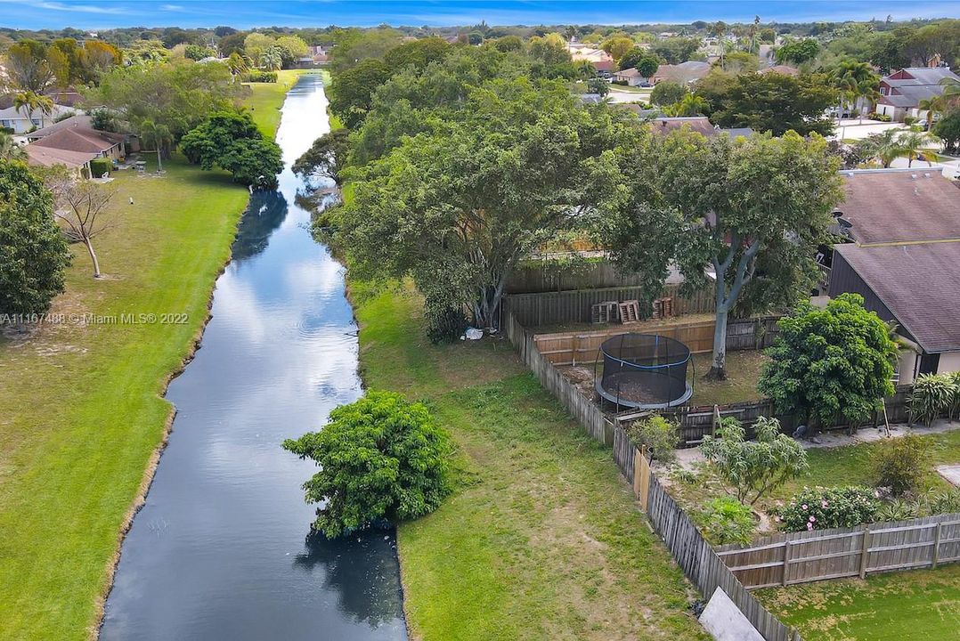 Недавно продано: $299,900 (3 спален, 2 ванн, 1640 Квадратных фут)