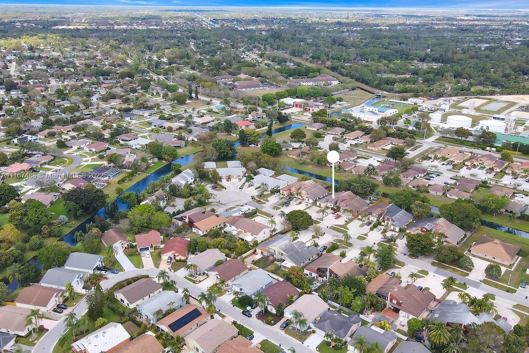 Недавно продано: $299,900 (3 спален, 2 ванн, 1640 Квадратных фут)