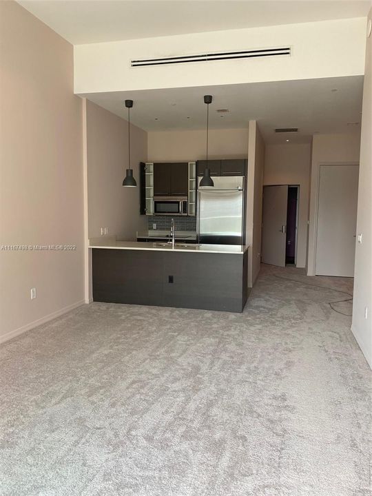 Recently Rented: $3,300 (1 beds, 1 baths, 806 Square Feet)