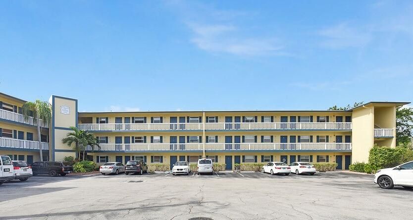edite front building