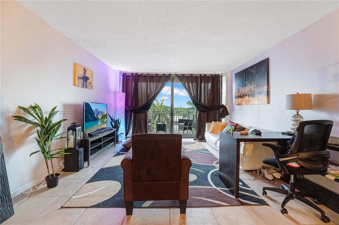 Recently Sold: $255,000 (2 beds, 2 baths, 1190 Square Feet)