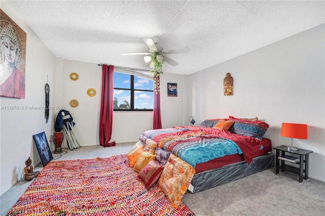Recently Sold: $255,000 (2 beds, 2 baths, 1190 Square Feet)