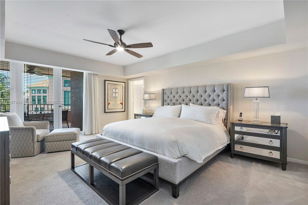 Recently Sold: $1,350,000 (2 beds, 2 baths, 1524 Square Feet)