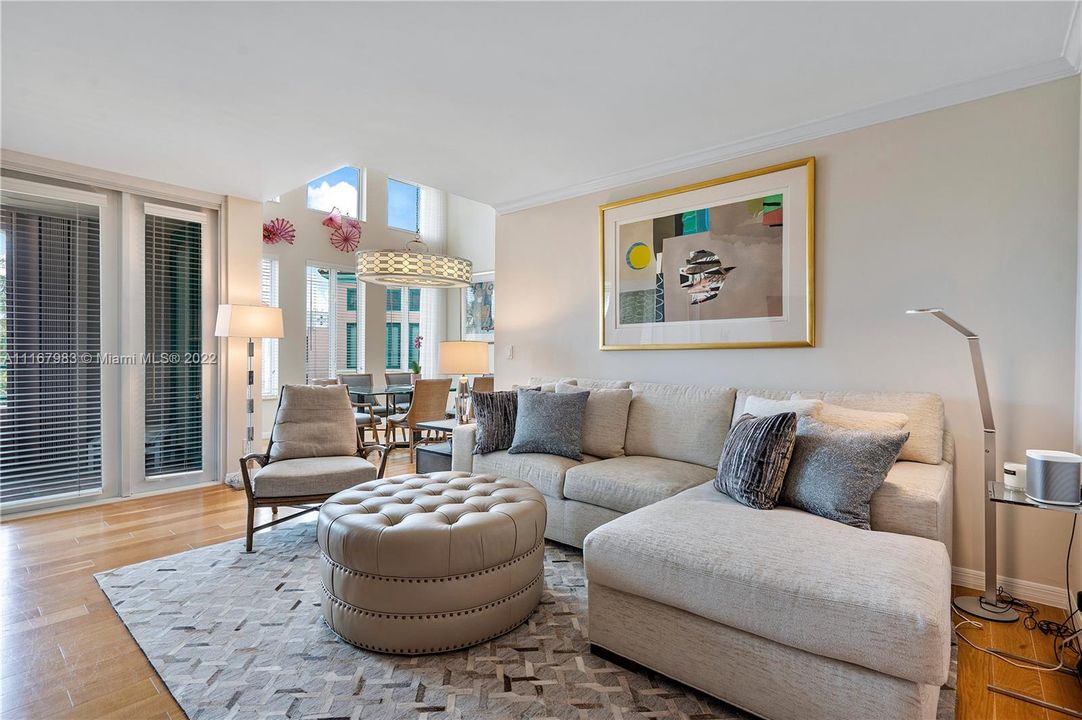 Recently Sold: $1,350,000 (2 beds, 2 baths, 1524 Square Feet)