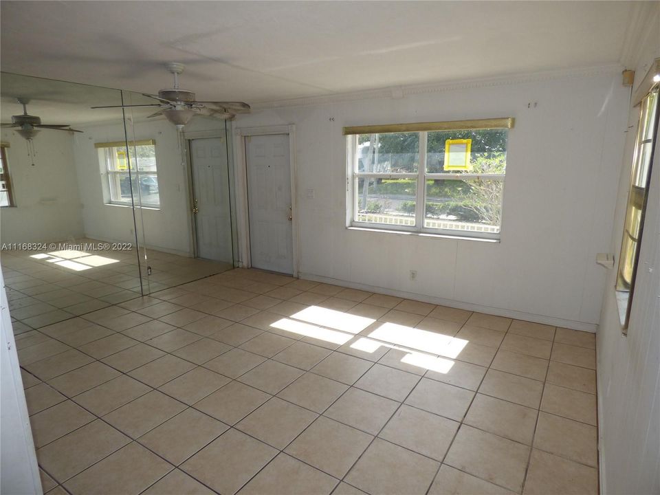 Vendido Recientemente: $134,000 (3 camas, 1 baños, 1029 Pies cuadrados)