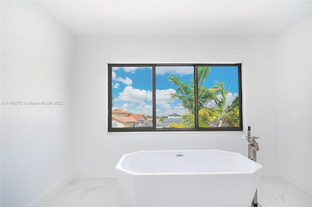 Недавно продано: $2,250,000 (0 спален, 0 ванн, 6246 Квадратных фут)