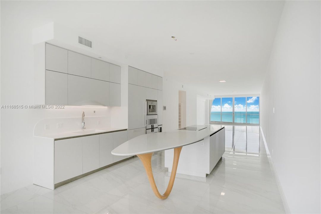 Recently Sold: $3,890,000 (3 beds, 4 baths, 2511 Square Feet)
