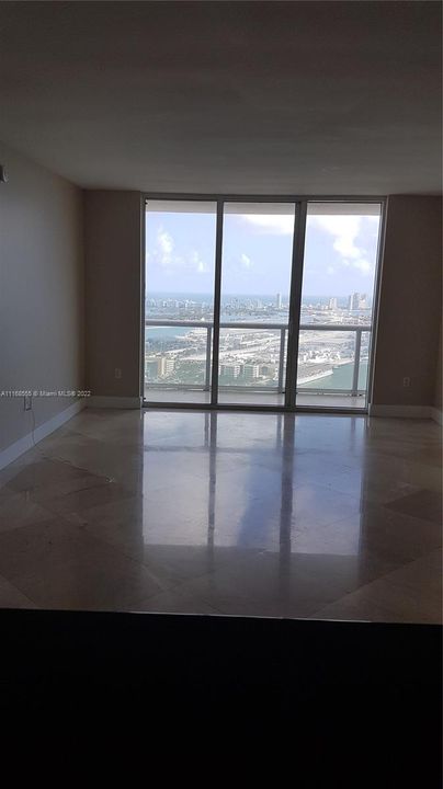 Recently Rented: $5,700 (2 beds, 2 baths, 1357 Square Feet)