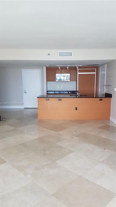 Recently Rented: $5,700 (2 beds, 2 baths, 1357 Square Feet)