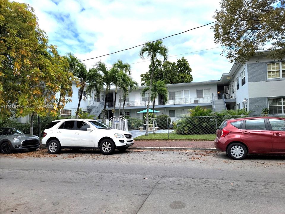 Recently Sold: $139,900 (1 beds, 1 baths, 490 Square Feet)