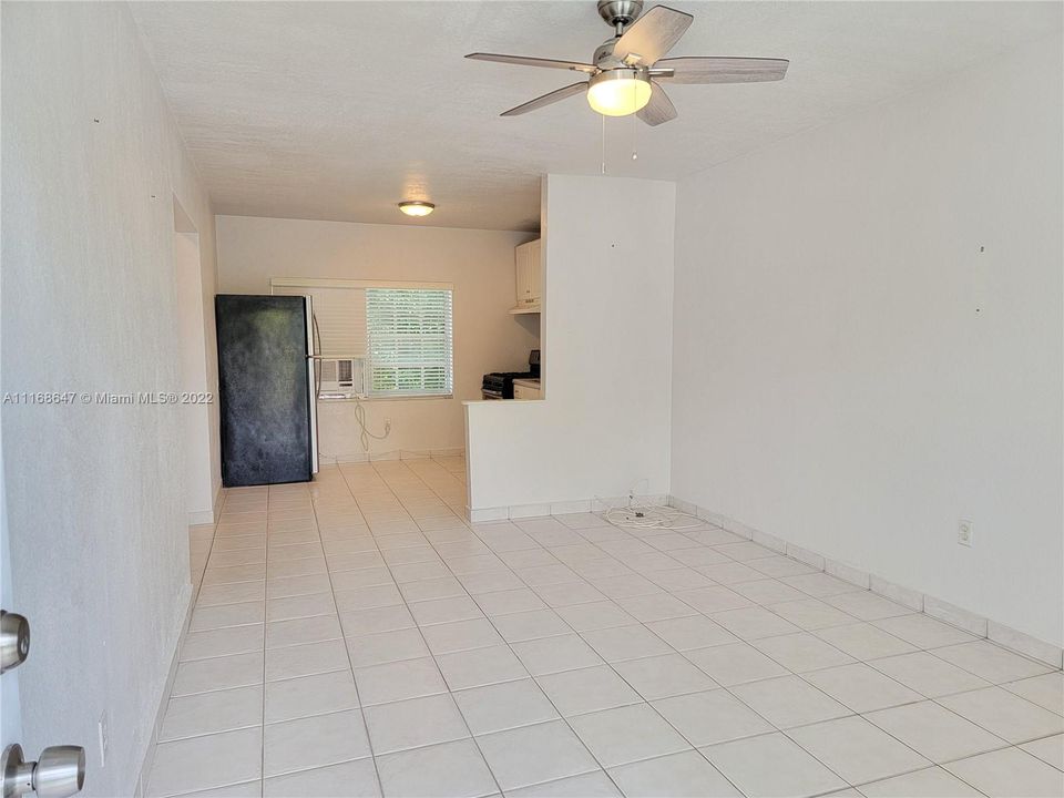 Recently Sold: $139,900 (1 beds, 1 baths, 490 Square Feet)