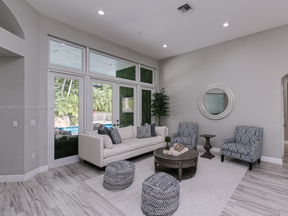 Vendido Recientemente: $995,000 (5 camas, 3 baños, 3024 Pies cuadrados)