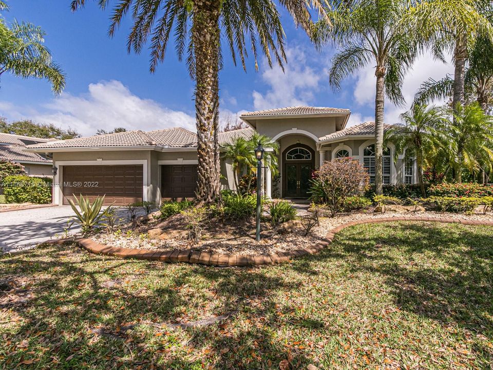 Vendido Recientemente: $995,000 (5 camas, 3 baños, 3024 Pies cuadrados)