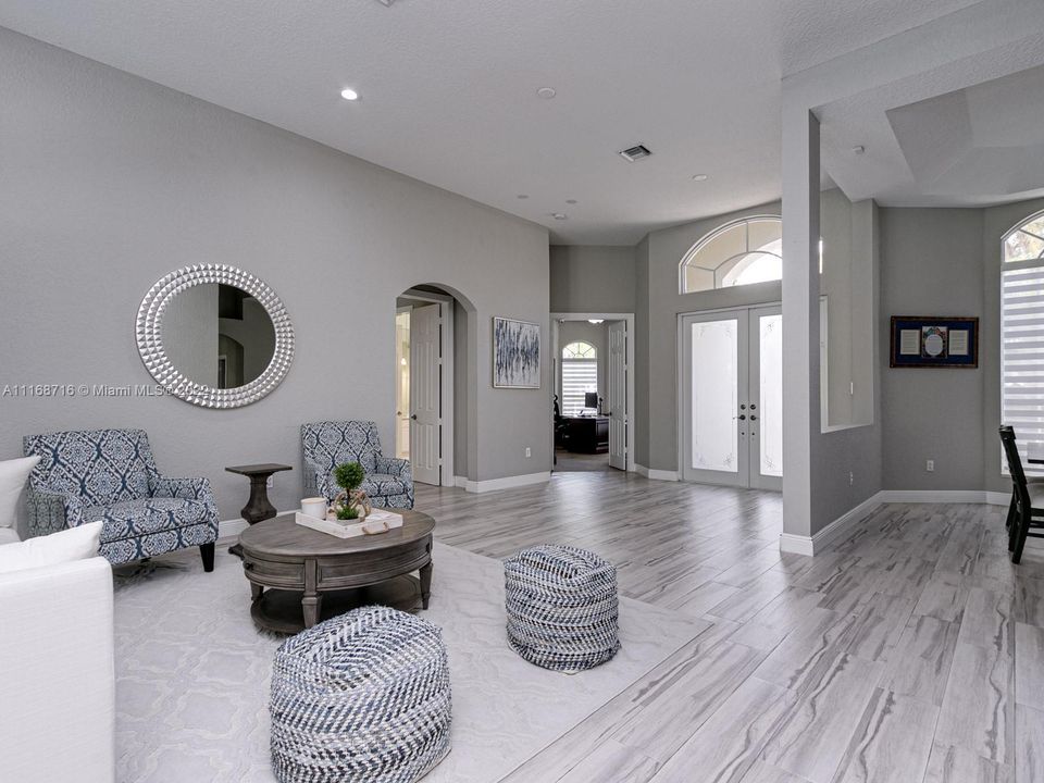 Vendido Recientemente: $995,000 (5 camas, 3 baños, 3024 Pies cuadrados)