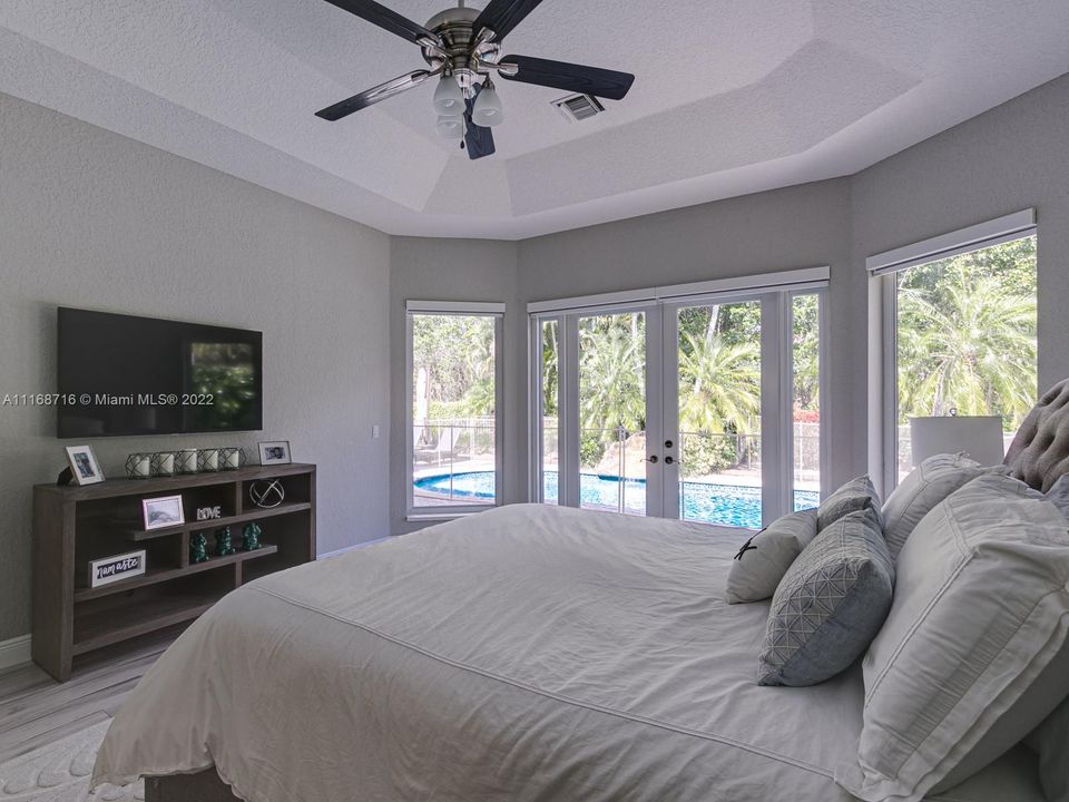 Vendido Recientemente: $995,000 (5 camas, 3 baños, 3024 Pies cuadrados)