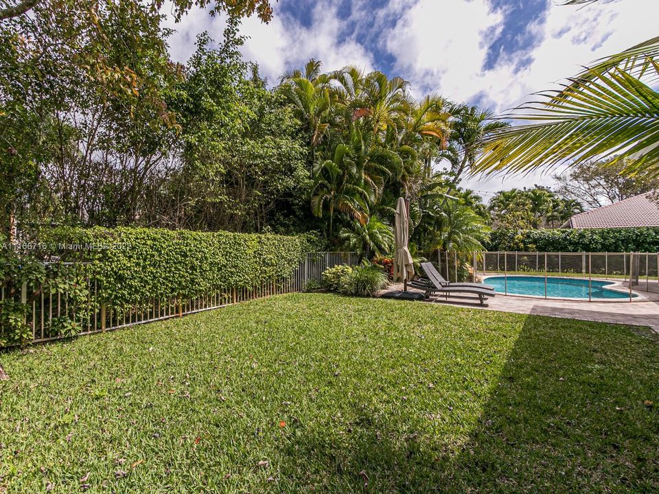 Vendido Recientemente: $995,000 (5 camas, 3 baños, 3024 Pies cuadrados)