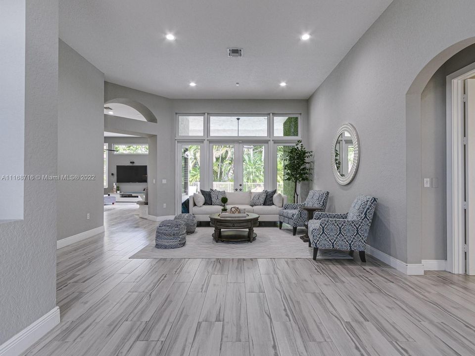 Vendido Recientemente: $995,000 (5 camas, 3 baños, 3024 Pies cuadrados)