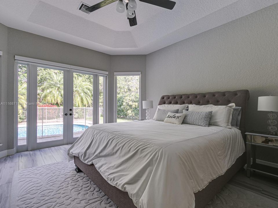 Vendido Recientemente: $995,000 (5 camas, 3 baños, 3024 Pies cuadrados)