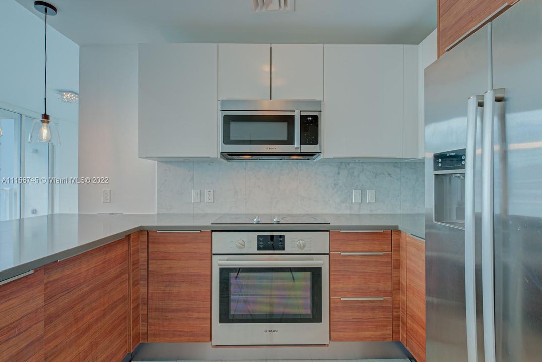 Recientemente alquilado: $4,200 (2 camas, 2 baños, 1226 Pies cuadrados)