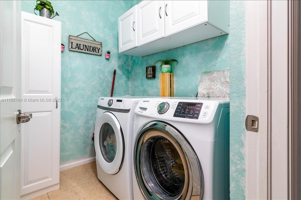 Недавно продано: $425,000 (3 спален, 2 ванн, 1768 Квадратных фут)