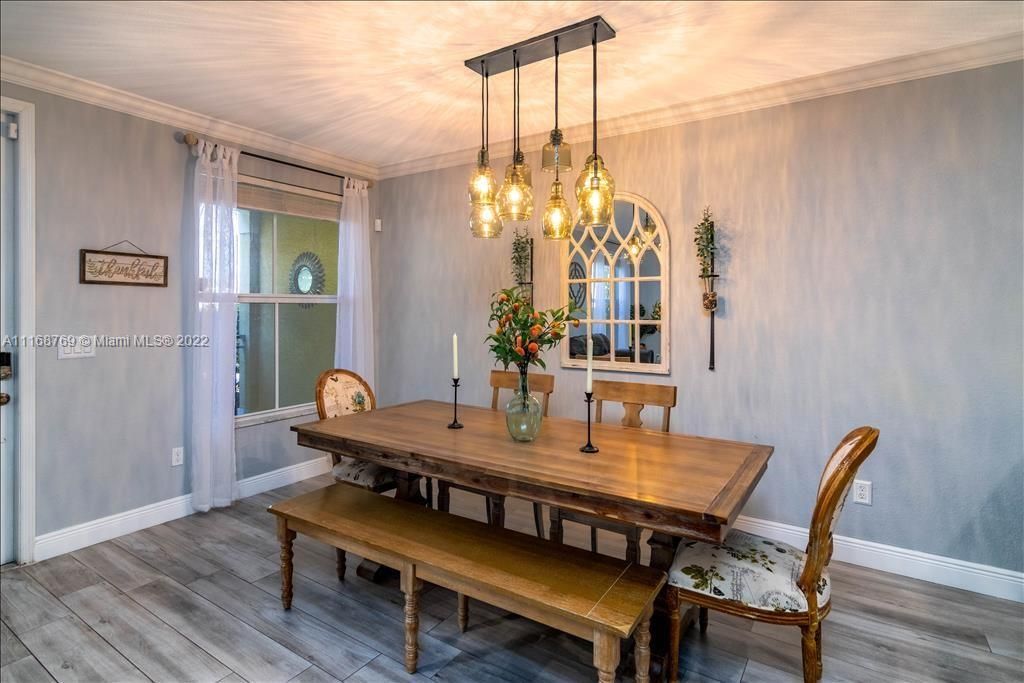 Недавно продано: $425,000 (3 спален, 2 ванн, 1768 Квадратных фут)