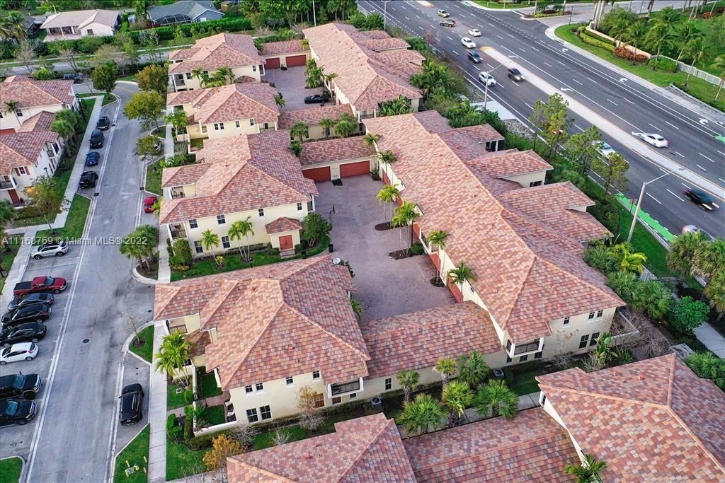 Недавно продано: $425,000 (3 спален, 2 ванн, 1768 Квадратных фут)