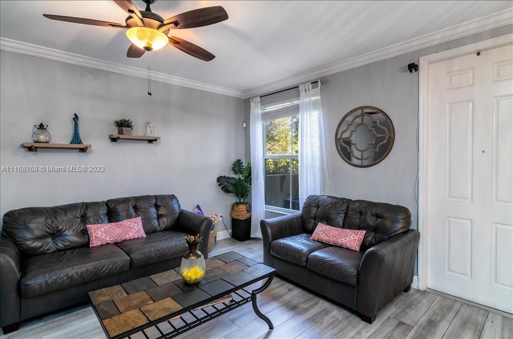 Недавно продано: $425,000 (3 спален, 2 ванн, 1768 Квадратных фут)