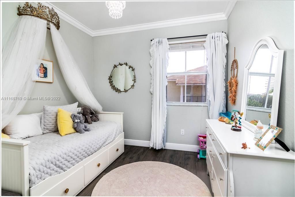 Недавно продано: $425,000 (3 спален, 2 ванн, 1768 Квадратных фут)