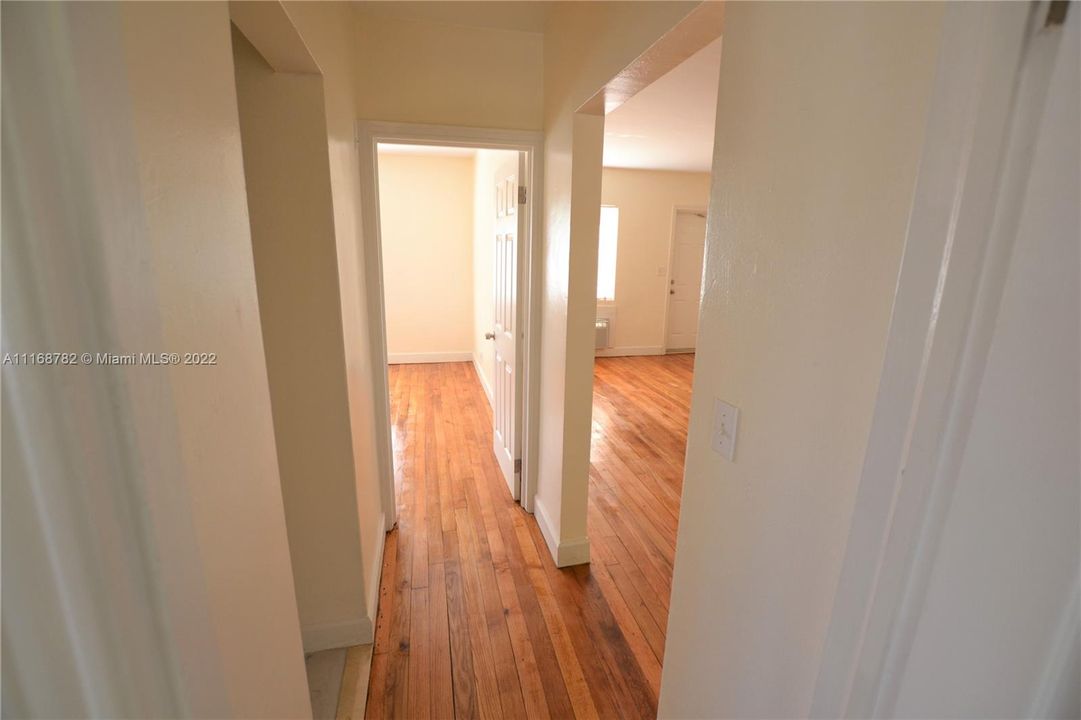 Recently Rented: $1,600 (2 beds, 1 baths, 1100 Square Feet)