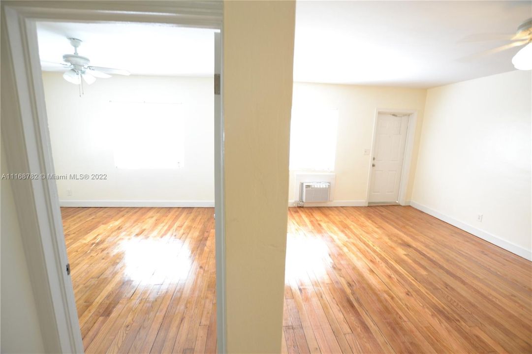 Recently Rented: $1,600 (2 beds, 1 baths, 1100 Square Feet)