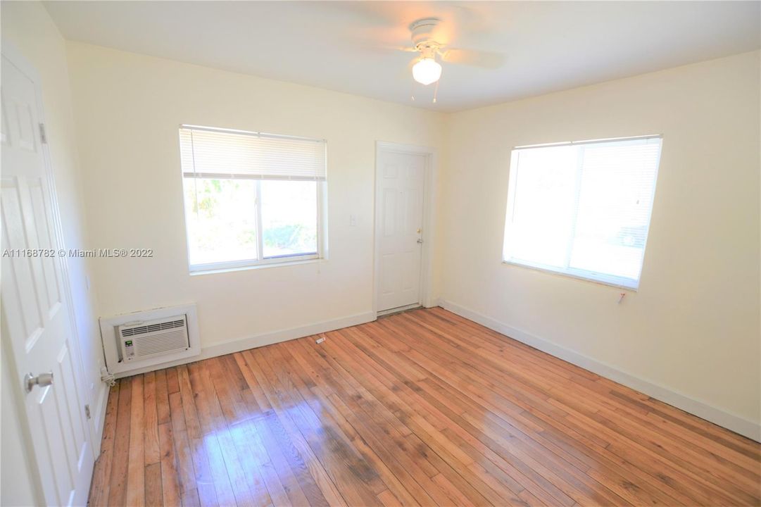 Recently Rented: $1,600 (2 beds, 1 baths, 1100 Square Feet)