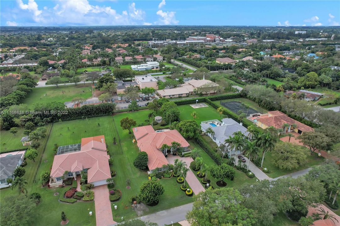 Recently Sold: $1,550,000 (5 beds, 4 baths, 4732 Square Feet)