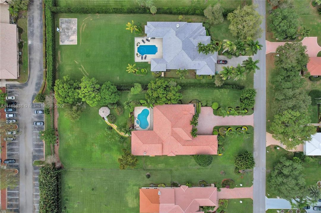 Recently Sold: $1,550,000 (5 beds, 4 baths, 4732 Square Feet)