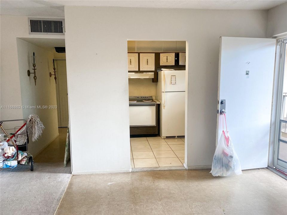 Recently Sold: $65,000 (1 beds, 1 baths, 748 Square Feet)