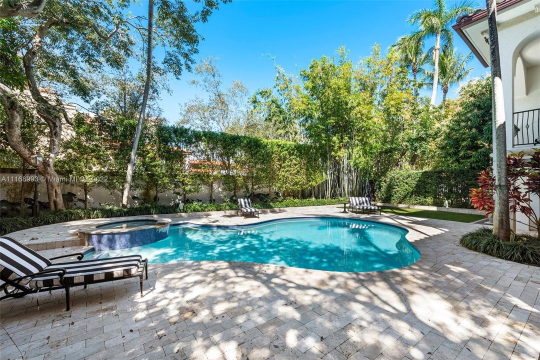 Recently Sold: $8,900,000 (7 beds, 10 baths, 9862 Square Feet)