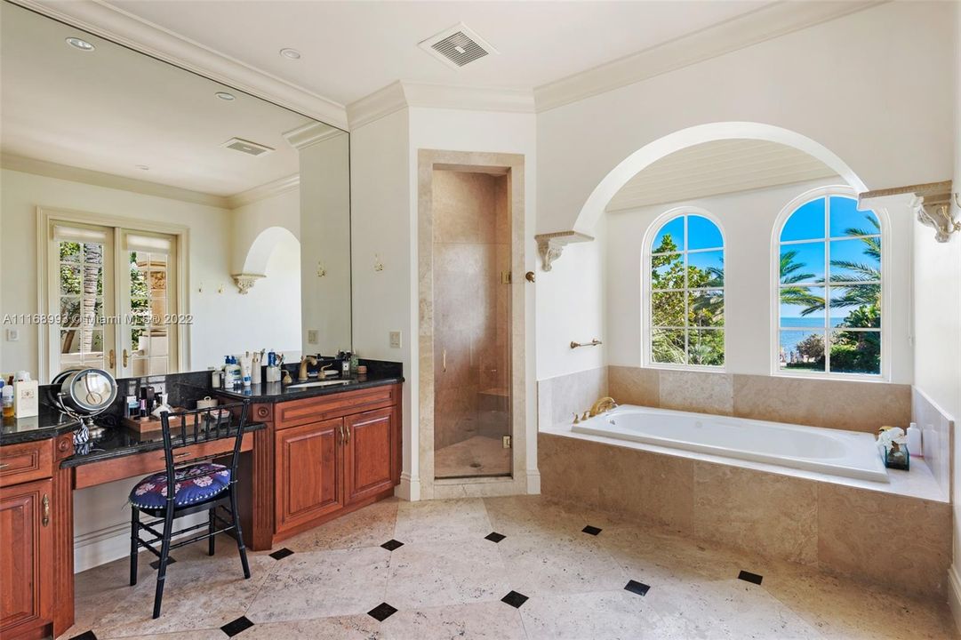 Недавно продано: $8,900,000 (7 спален, 10 ванн, 9862 Квадратных фут)