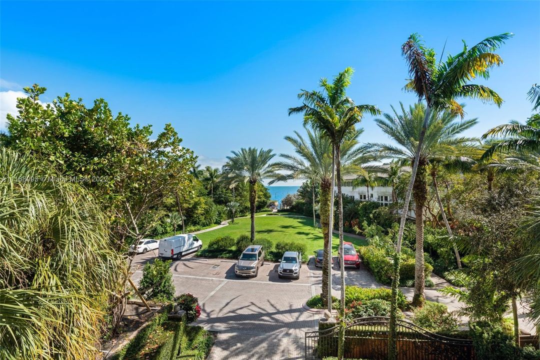 Recently Sold: $8,900,000 (7 beds, 10 baths, 9862 Square Feet)