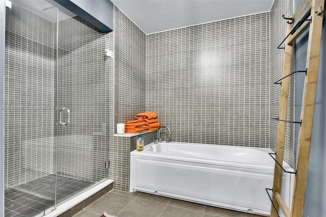 Недавно продано: $1,750,000 (3 спален, 3 ванн, 1910 Квадратных фут)