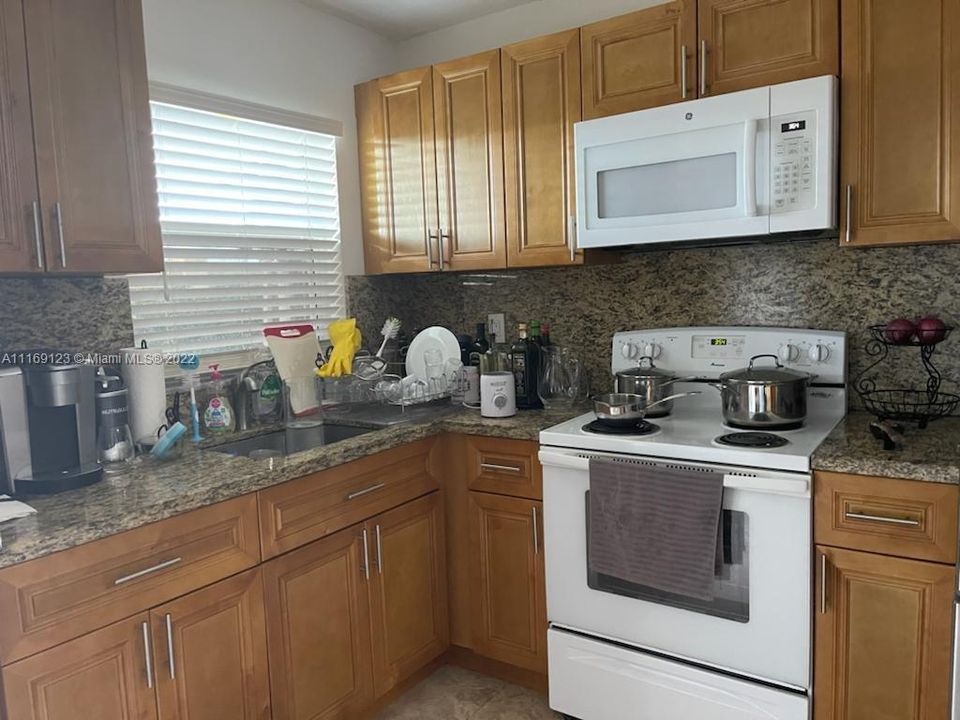 Recently Sold: $138,000 (2 beds, 2 baths, 850 Square Feet)
