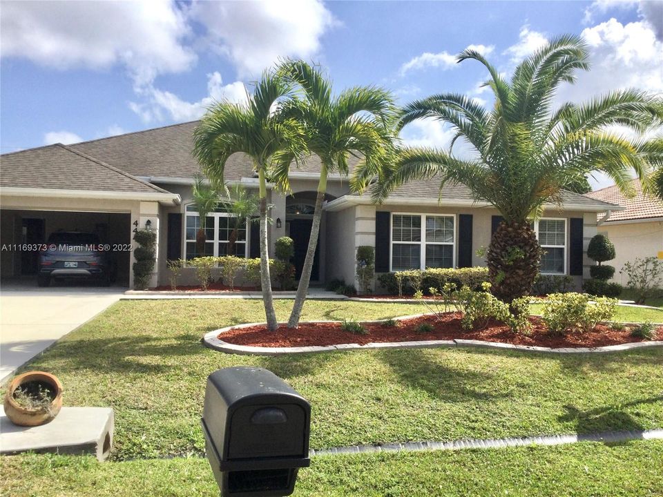 Recently Sold: $495,000 (4 beds, 3 baths, 2988 Square Feet)