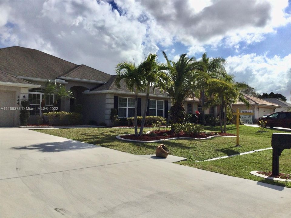 Recently Sold: $495,000 (4 beds, 3 baths, 2988 Square Feet)