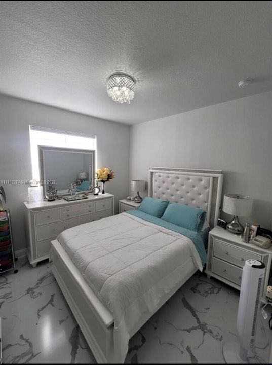 最近售出: $540,000 (4 贝兹, 2 浴室, 2440 平方英尺)