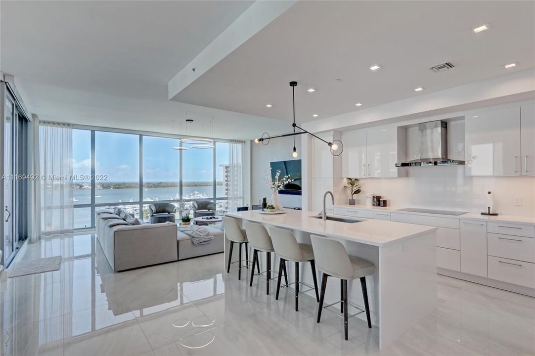 Recently Sold: $2,798,000 (3 beds, 3 baths, 2317 Square Feet)