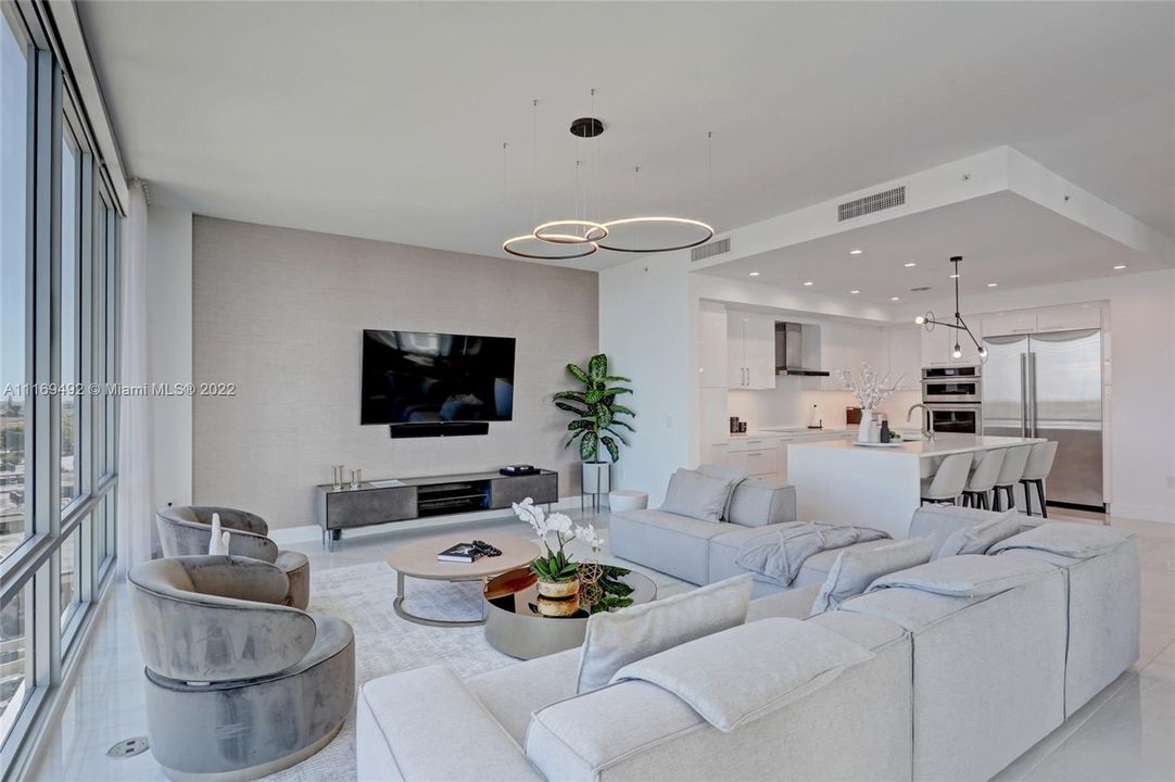 Recently Sold: $2,798,000 (3 beds, 3 baths, 2317 Square Feet)