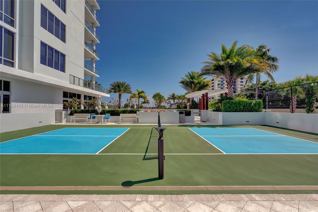 Recently Sold: $2,798,000 (3 beds, 3 baths, 2317 Square Feet)