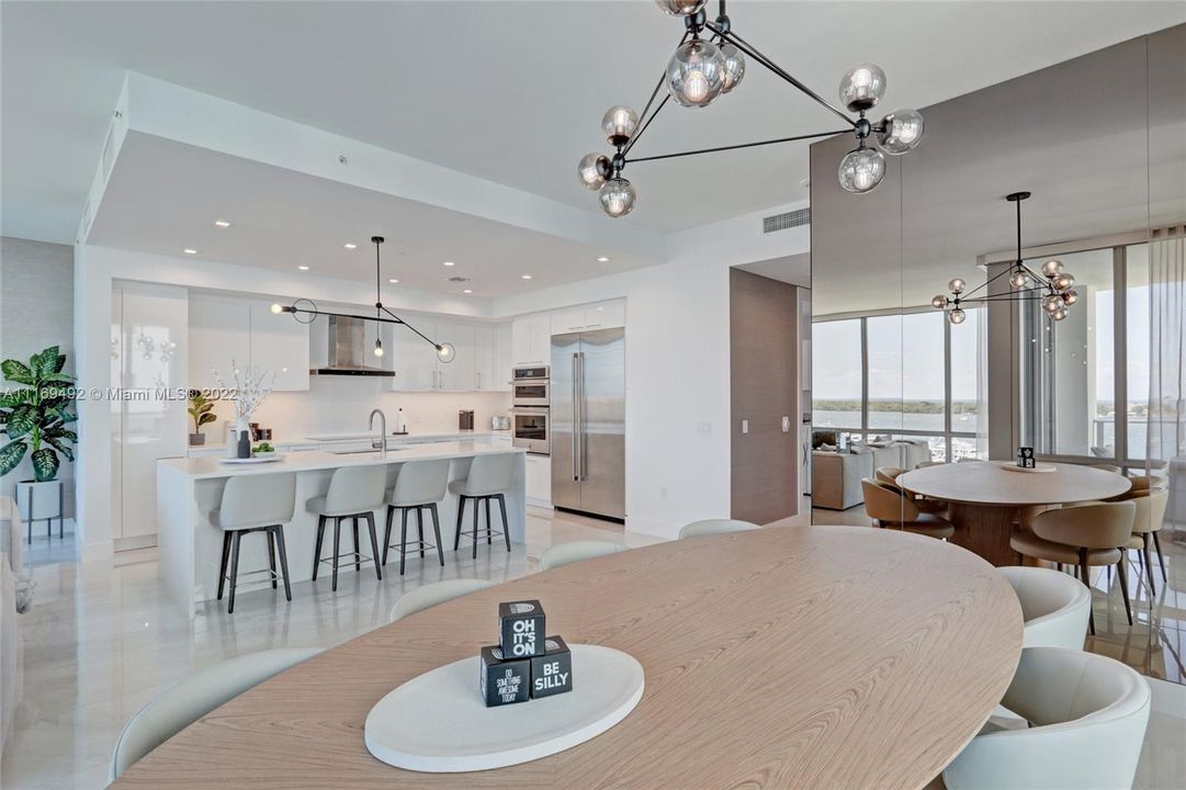 Recently Sold: $2,798,000 (3 beds, 3 baths, 2317 Square Feet)