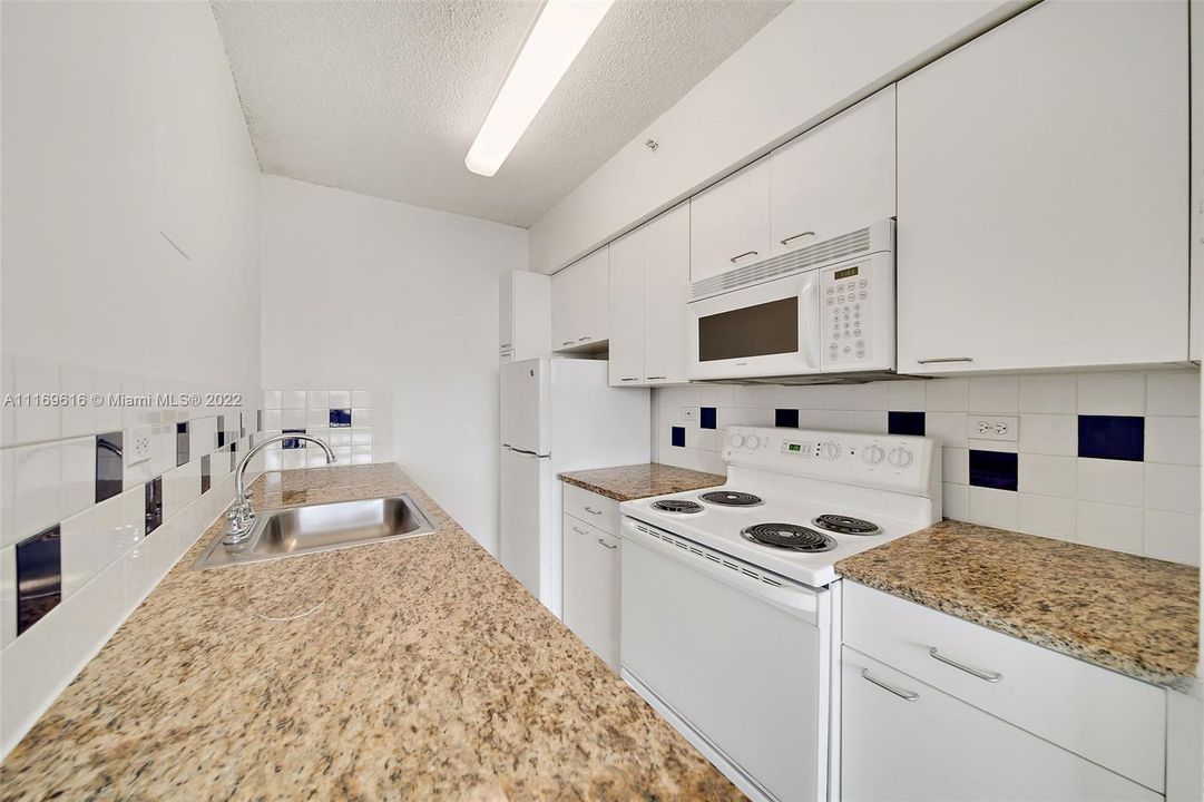 Recently Rented: $2,358 (0 beds, 1 baths, 504 Square Feet)