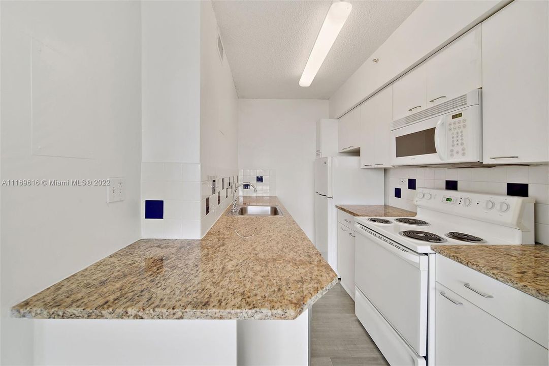 Recently Rented: $2,358 (0 beds, 1 baths, 504 Square Feet)